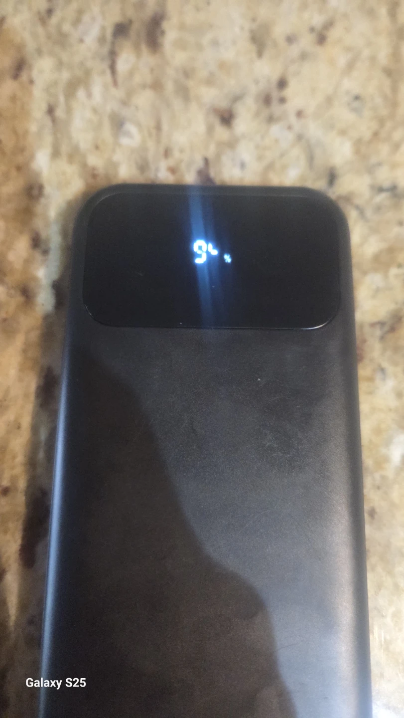 B-Hip Phone Charger