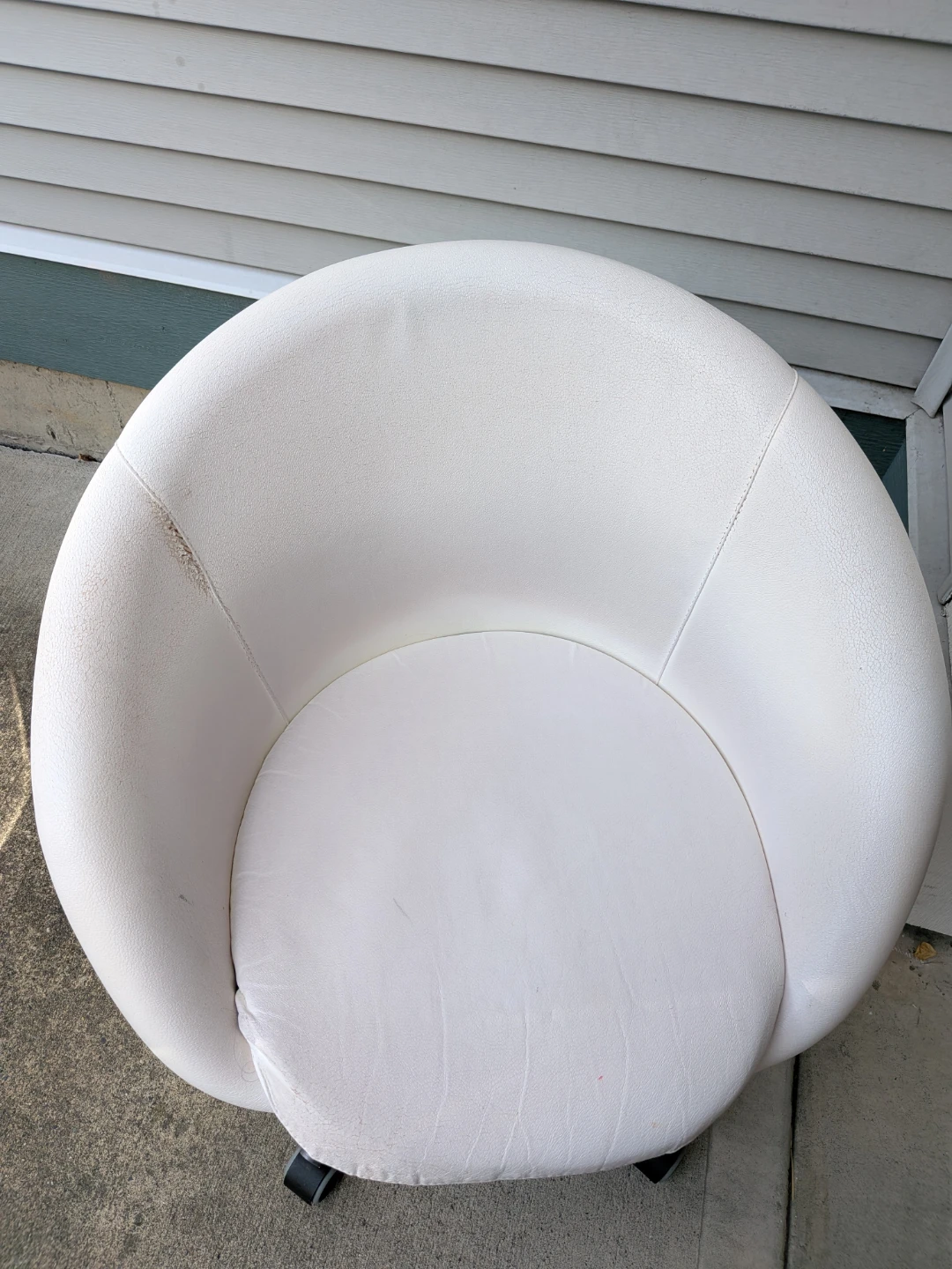 White egg chair - photo 3