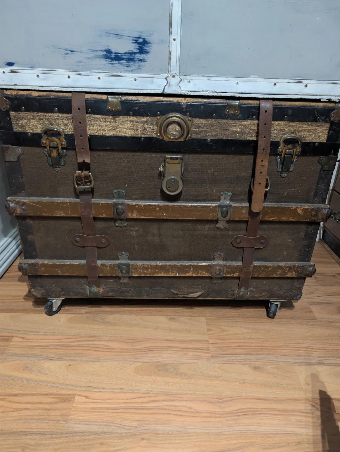 Antique Steamer Trunk - photo 2