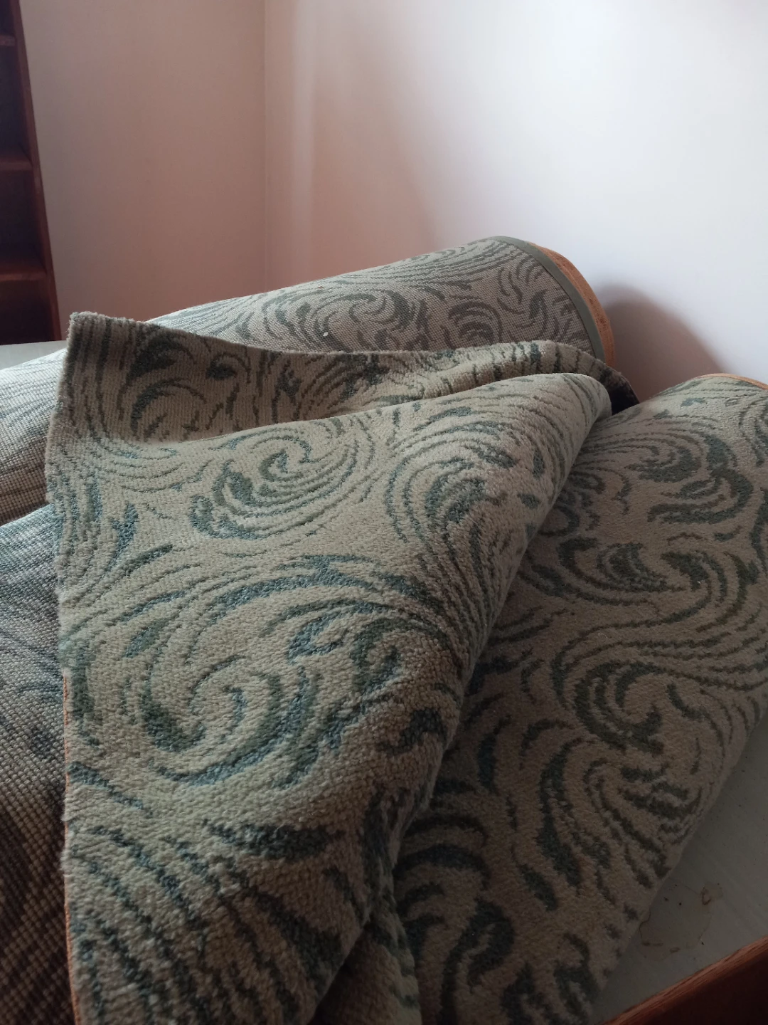 Area Rug with Swirl Pattern - photo 2