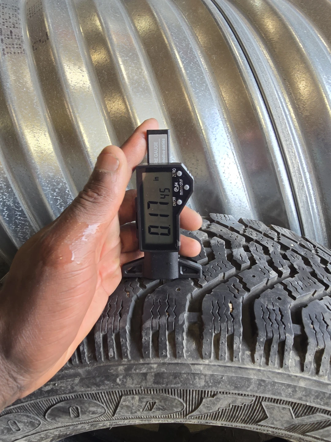 GOODYEAR Tire Set - P195/65R15 - photo 3