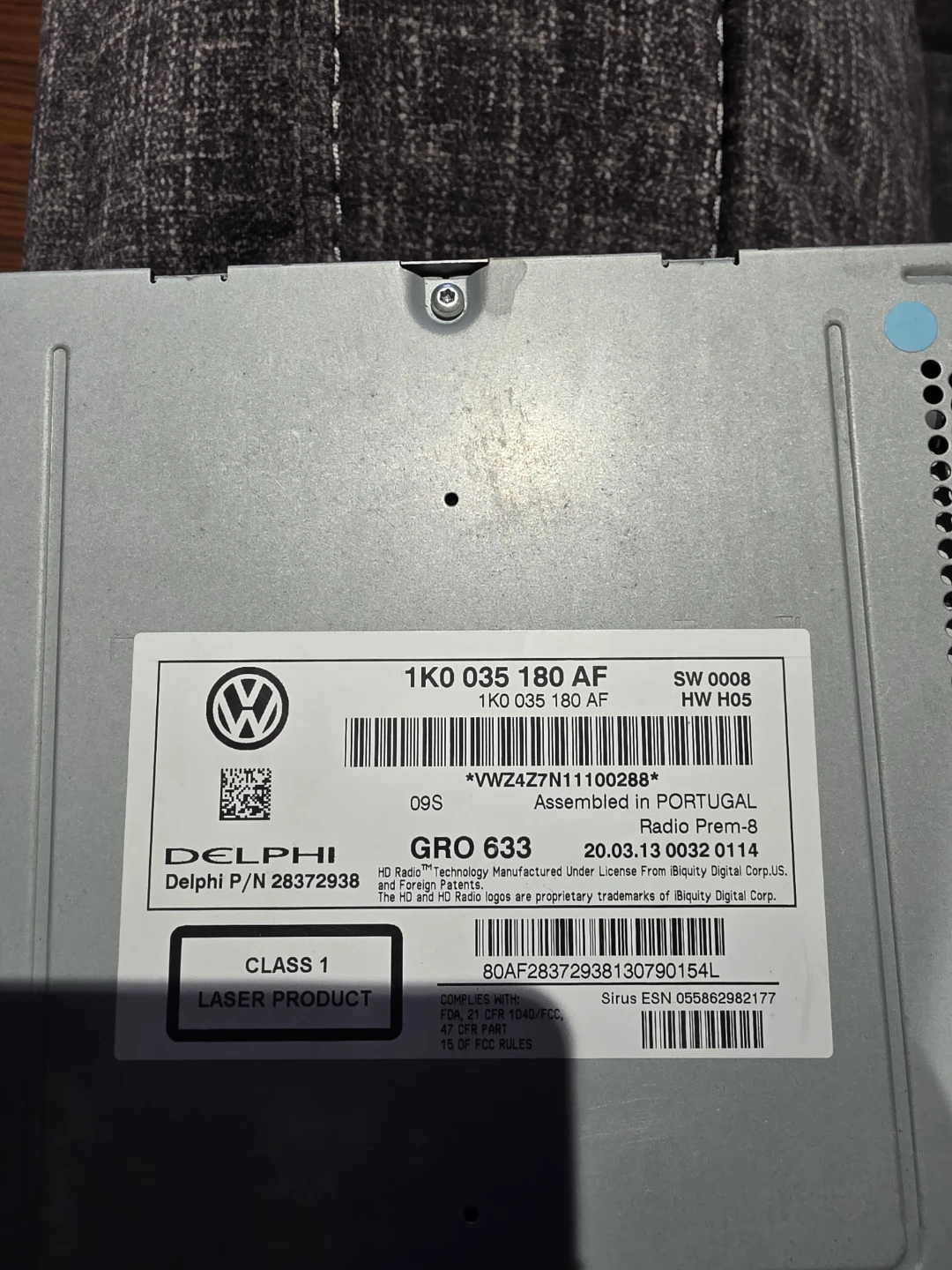 Volkswagen Radio Prem-B 1K0 035 180 AF - photo 2