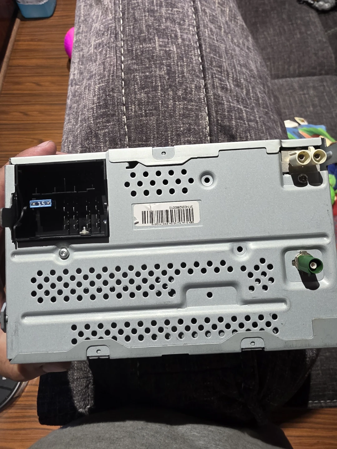 Volkswagen Radio Prem-B 1K0 035 180 AF - photo 3