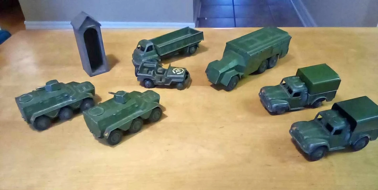 Vintage WW2 Dinky Toys. Military vehicles