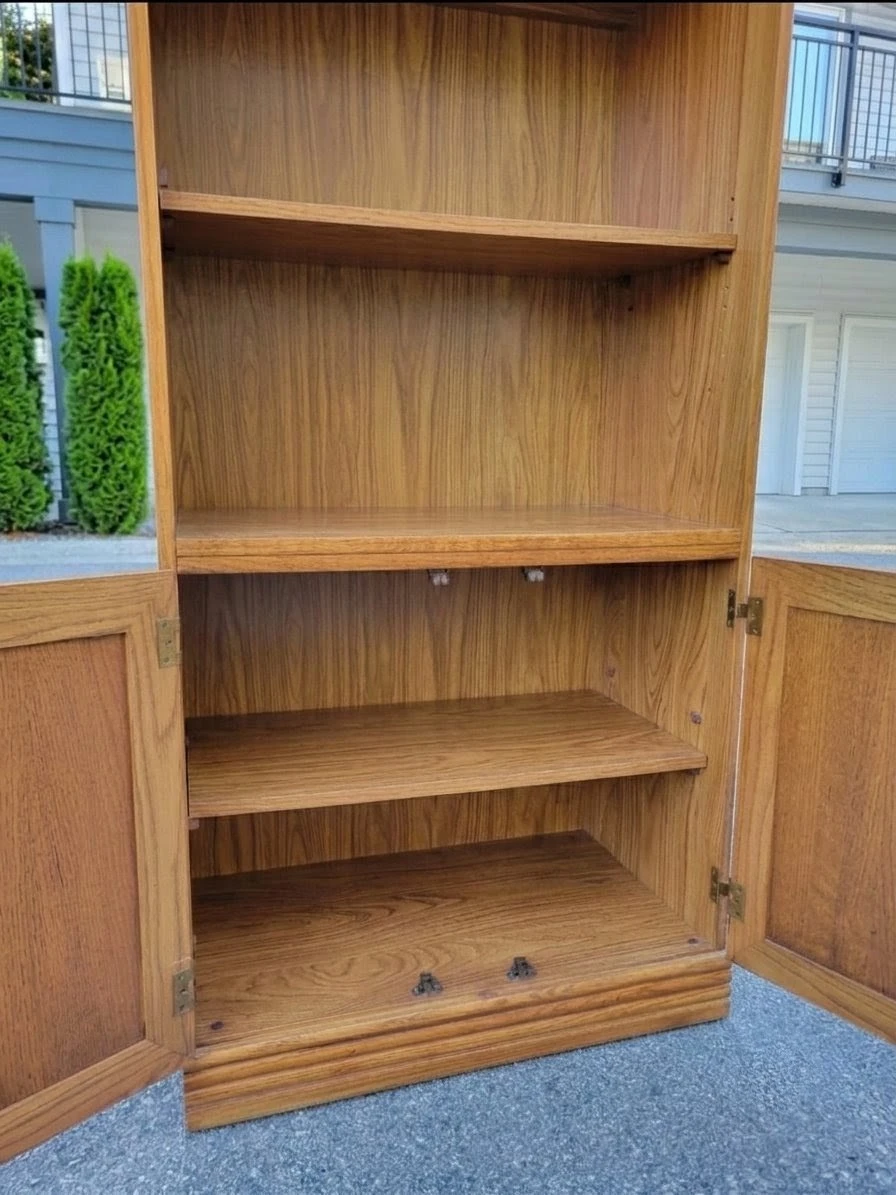 Very Nice Wooden Bookshelf with Cabinet. - photo 3