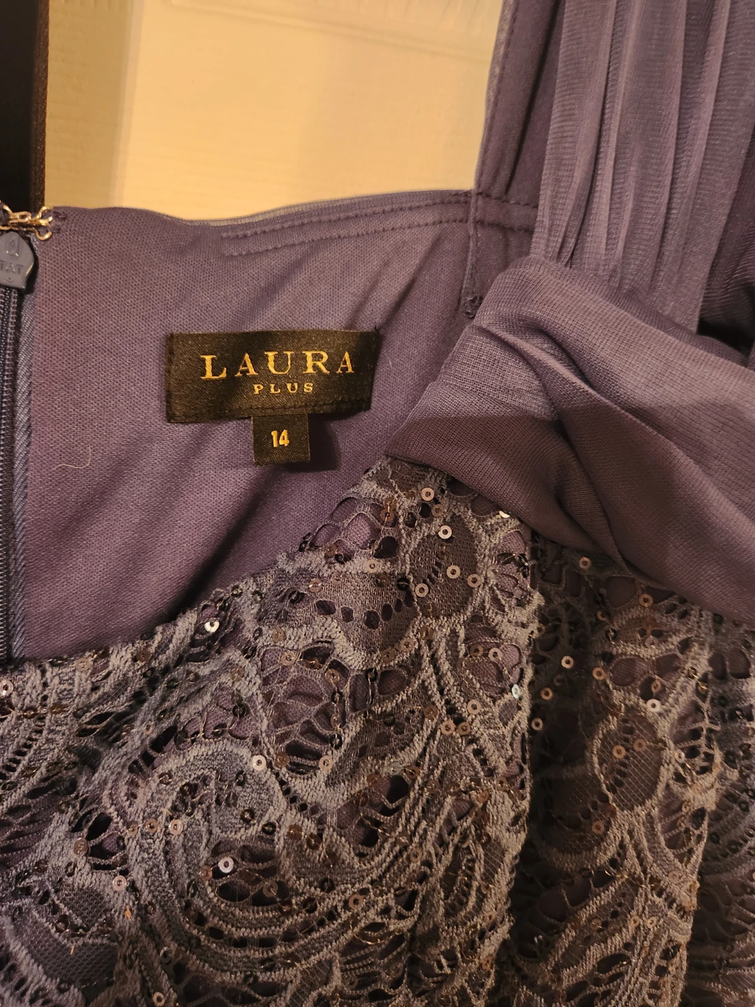 Laura Plus Sequin Lace Gown Size 14 - photo 2