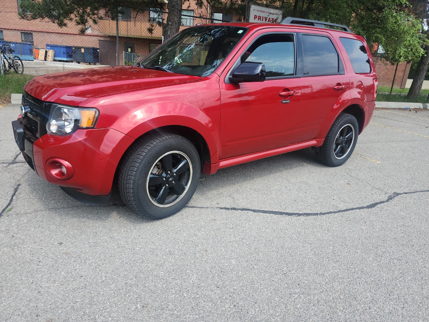 2010 FORD ESCAPE   CLEAN CARFAX 102000 KM ONLY One Owner - photo 4