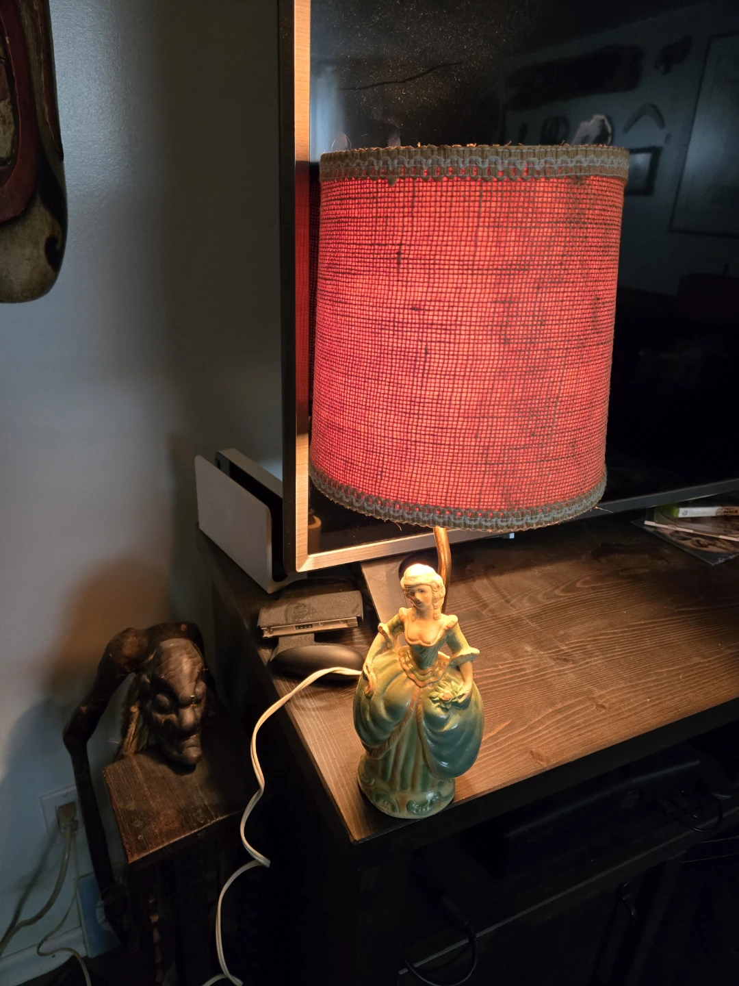 Vintage Victorian Lady Lamp - photo 2