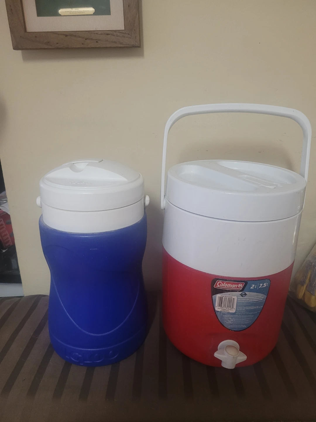 2 Cooler 1 Coleman 7.5L 1 Gallon Igloo Jug Thermos