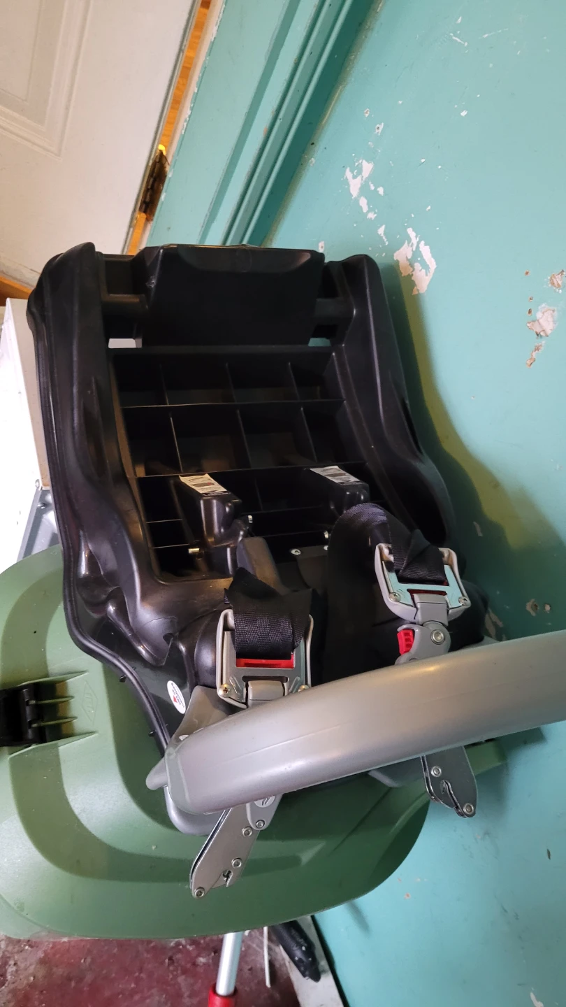 Baby Car Seat and Base - photo 4