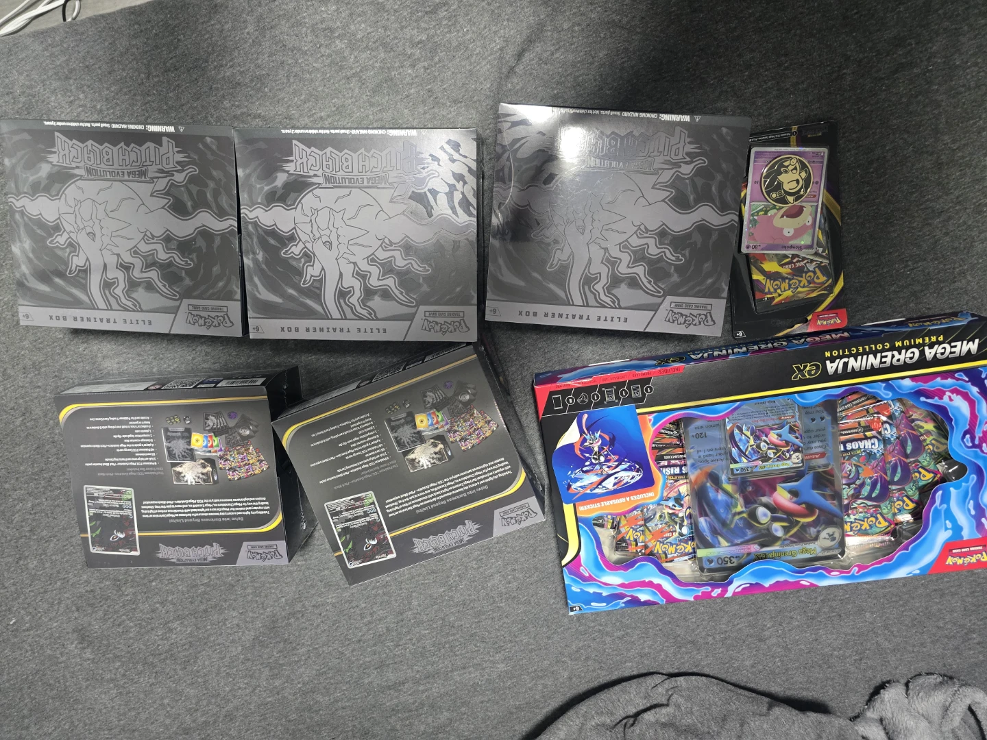 Pokémon TCG Mega Evolution Pitch Black Elite Trainer Box