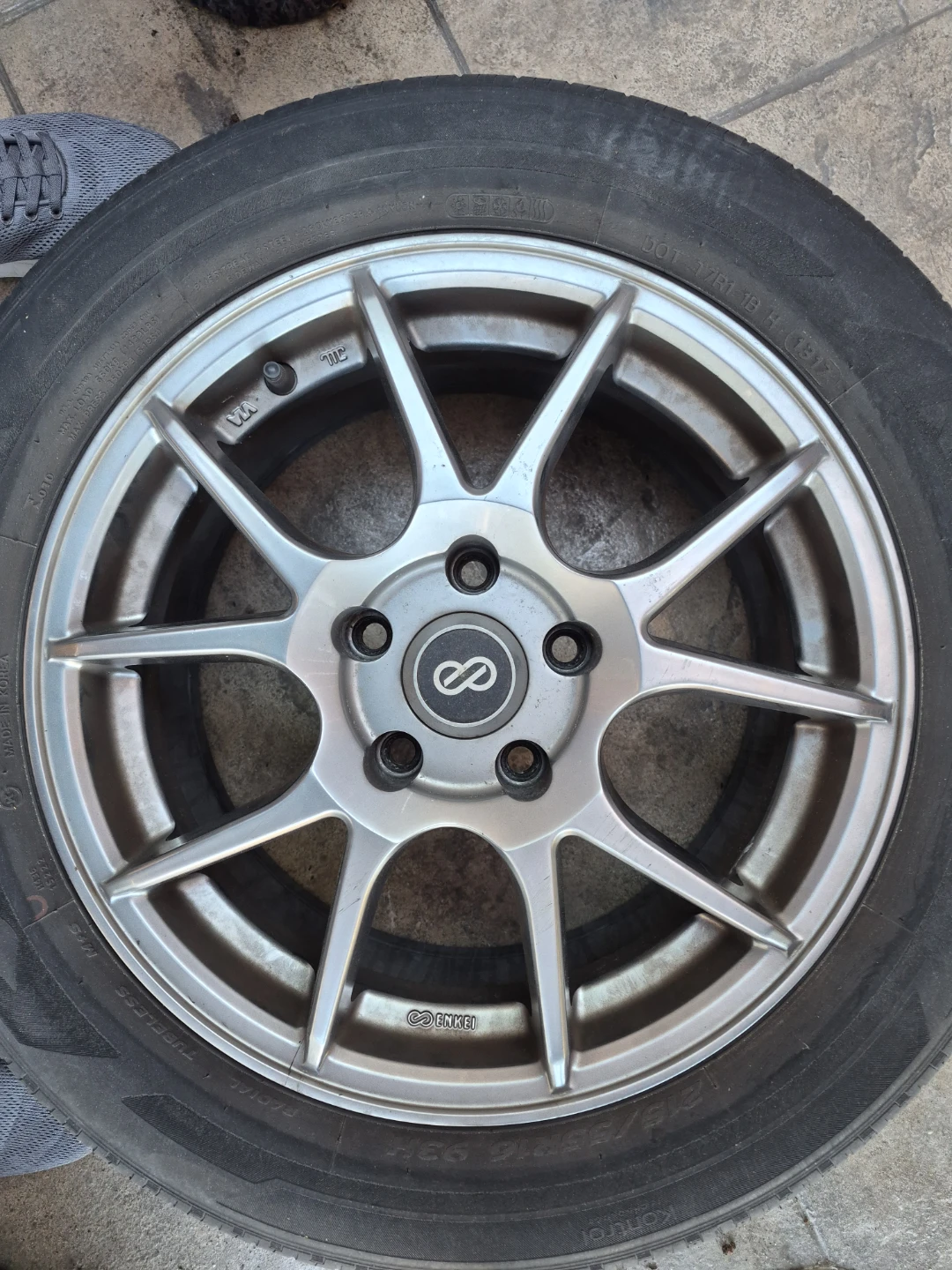 Enkei RPF1 Wheel with Kinergy Tire