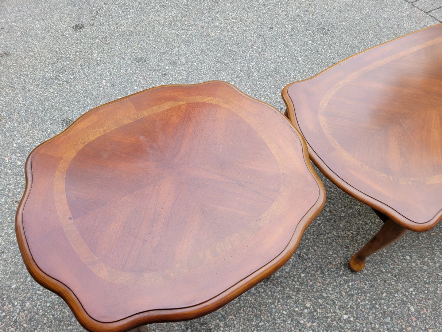 Vintage Queen Anne Coffee Table & Matching End Tables Set. - photo 4