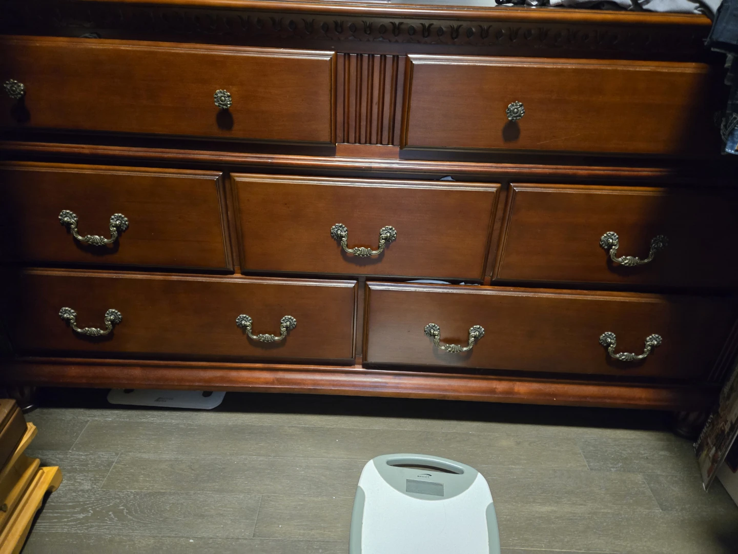 Cherry Wood Bedroom Set (Queen size) - photo 2