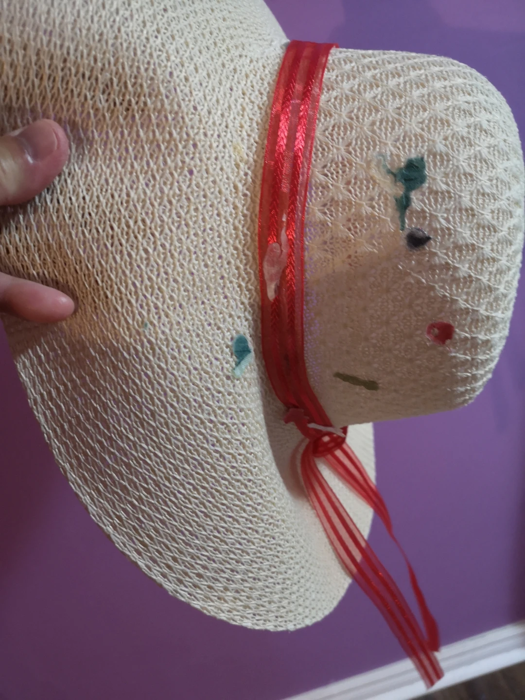 Woven straw hat with red ribbon - photo 3