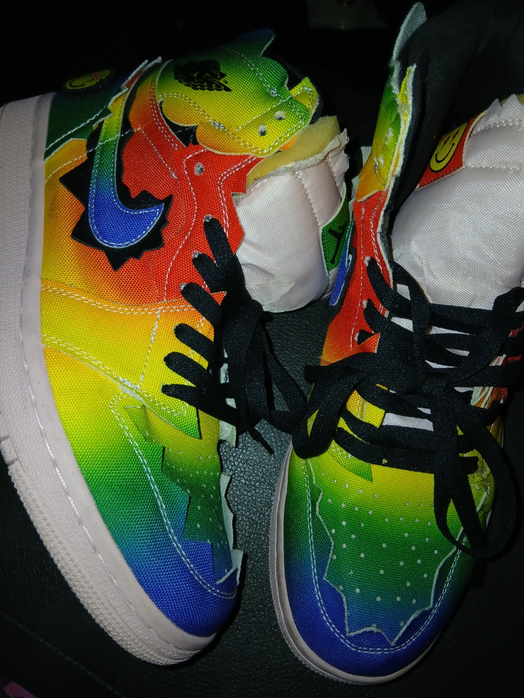 Nike Air Jordan 1 Mid "Rainbow Smile"