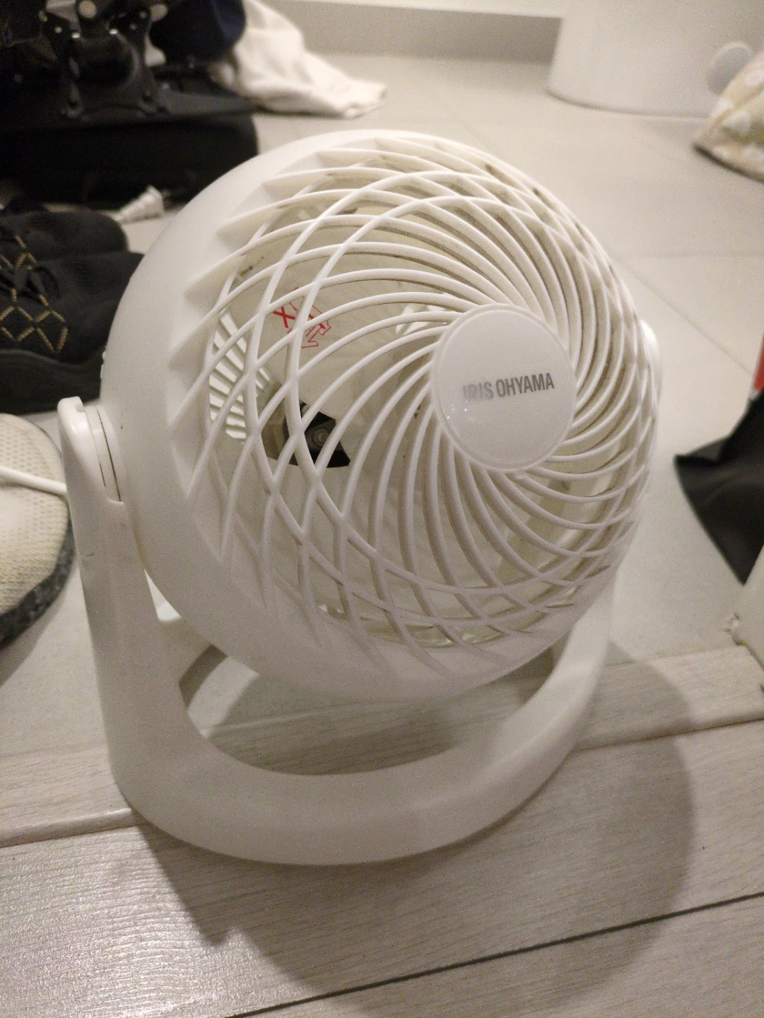 IRIS OHYAMA White Desk Fan