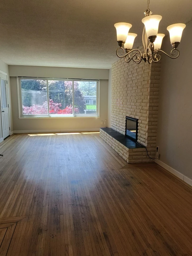 5 bedrooms house in White Rock for rent/near Earl Marriott - photo 4