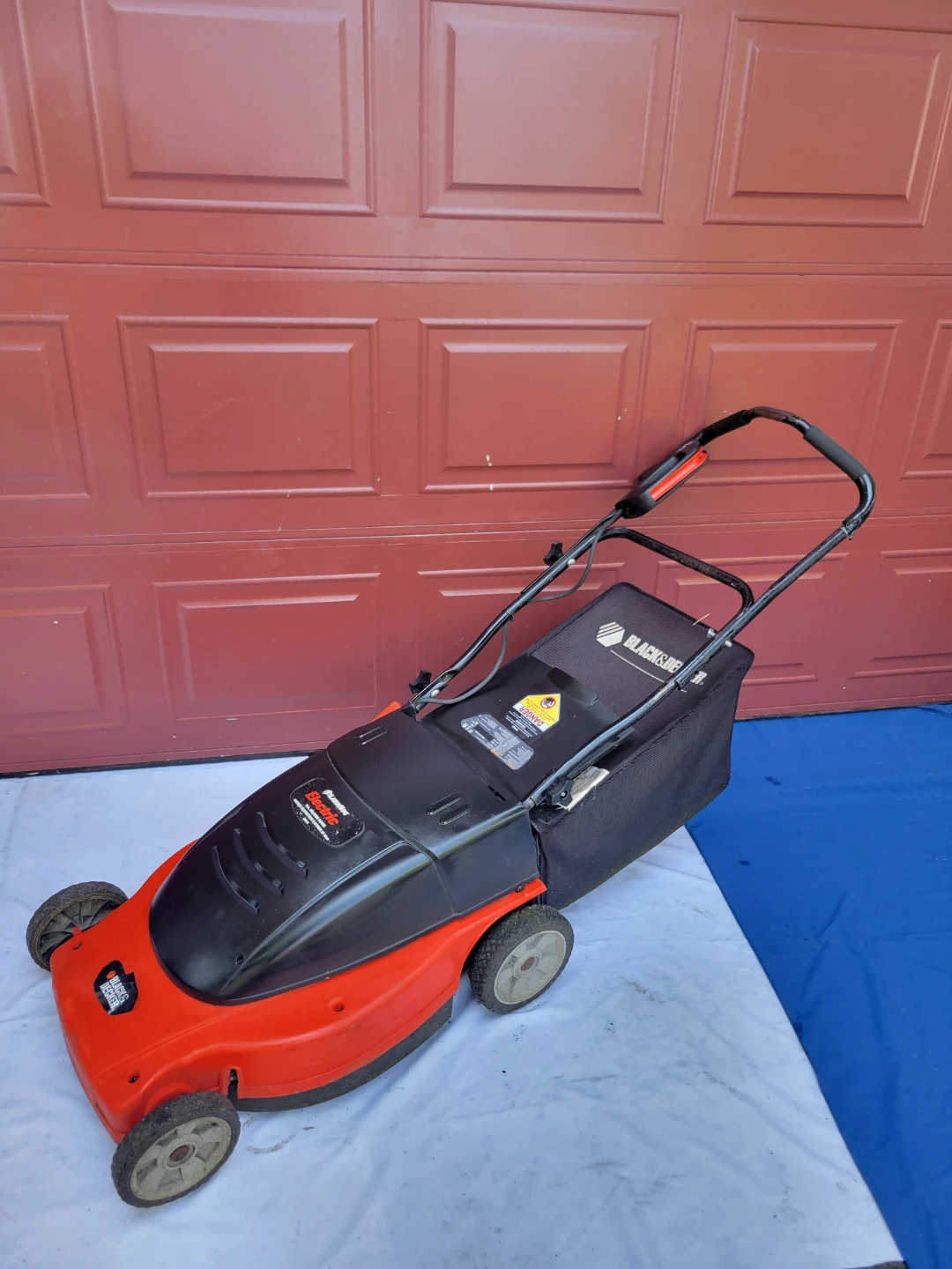 Black + Decker Electric 19" LawnMower