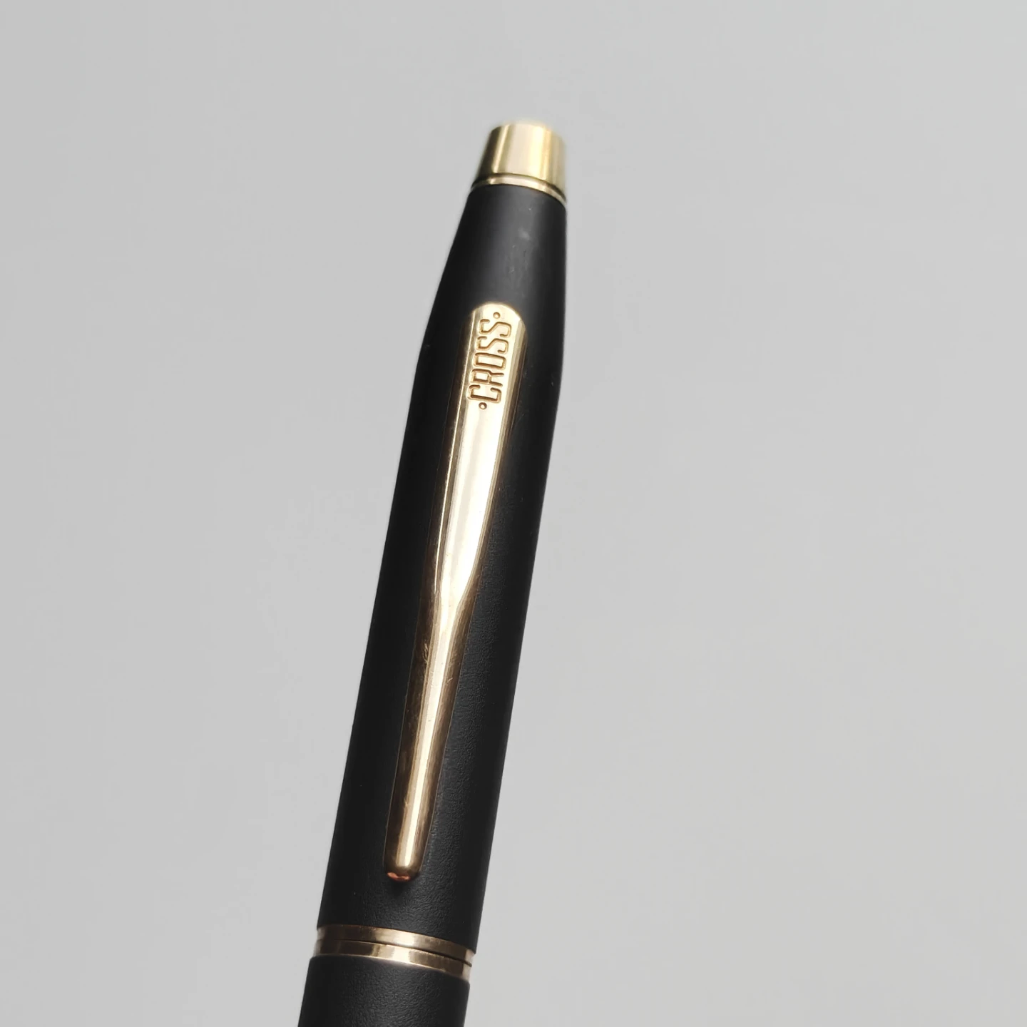 Vintage Cross Classic Century Matte Black Ballpoint Pen 23K Gold - photo 2