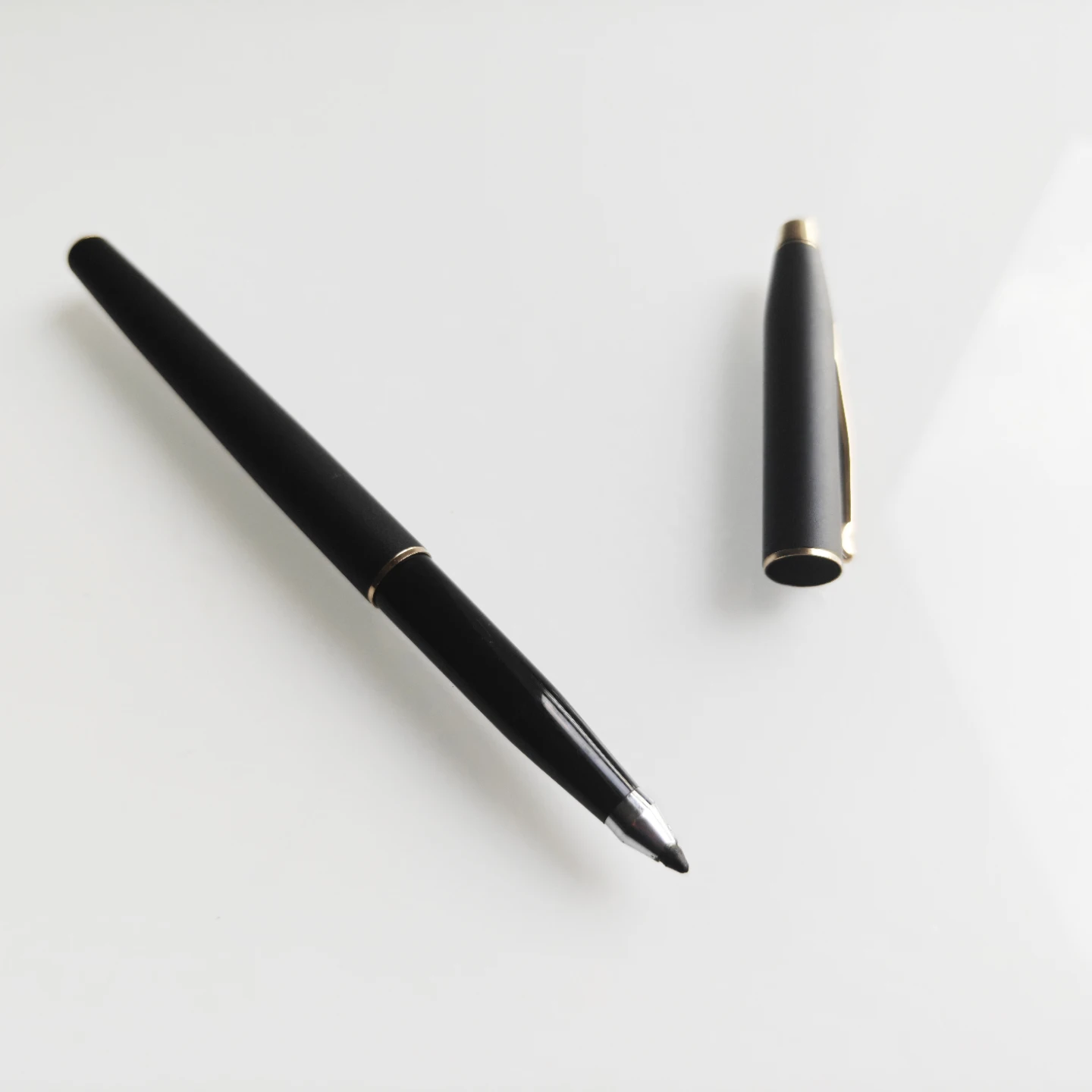 Vintage Cross Classic Century Matte Black Ballpoint Pen 23K Gold - photo 3