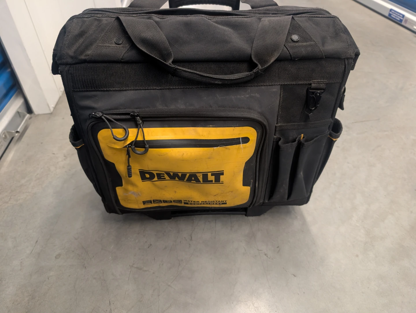 DeWalt Rolling Tool Bag