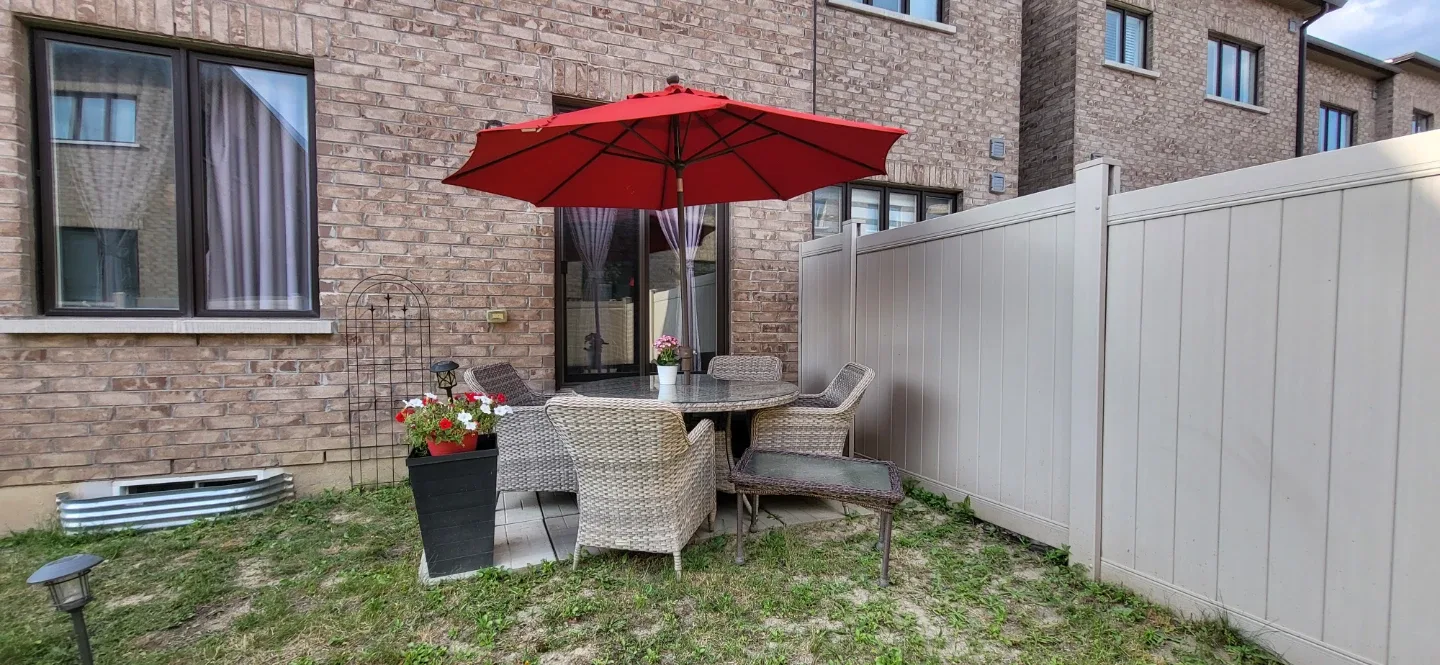 GlucksteinHome Patio Set – 4 Chairs, Glass Table, PRO