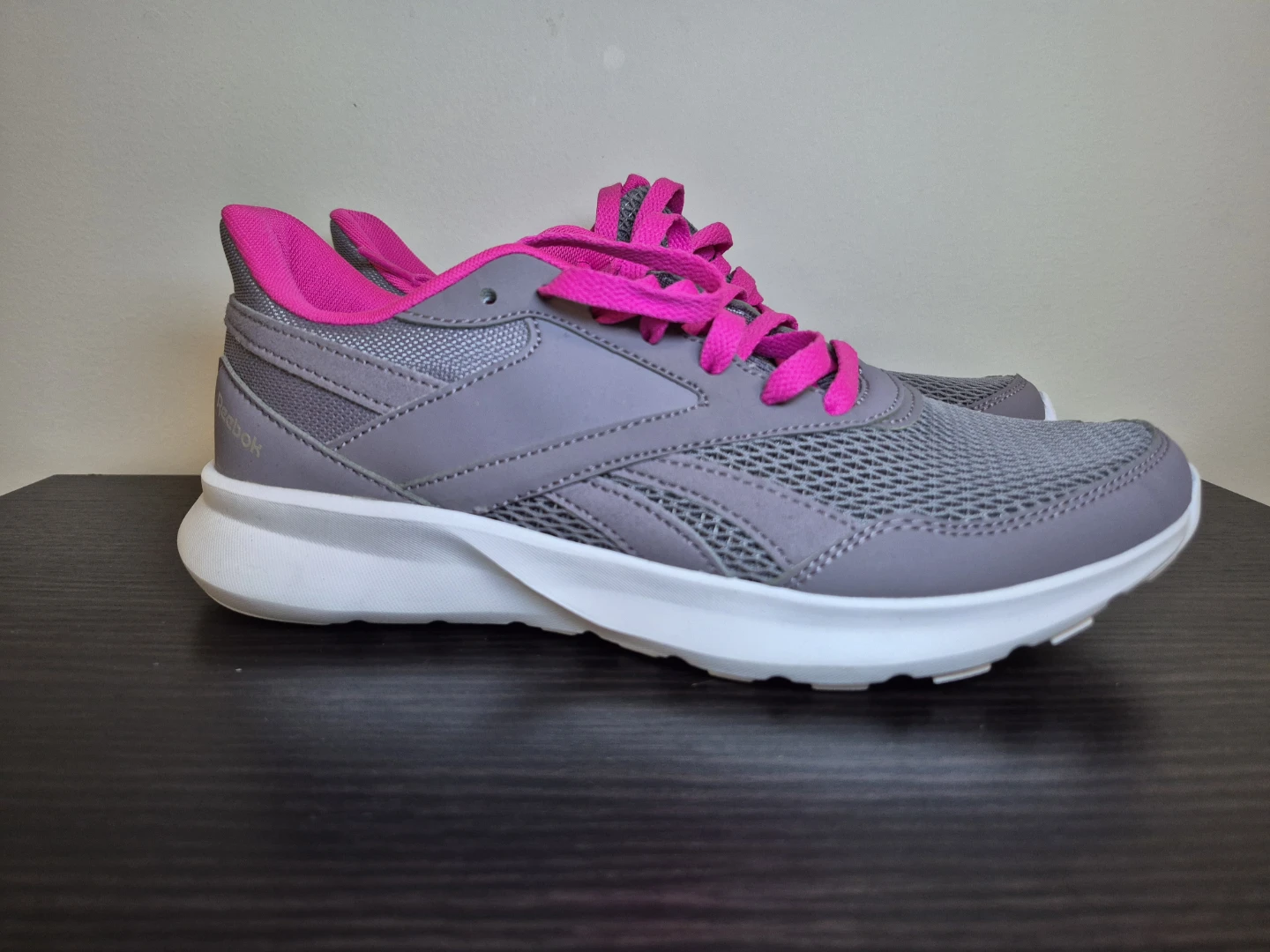 NEWReebok Running Shoes - Grey/Pink SIZE 8