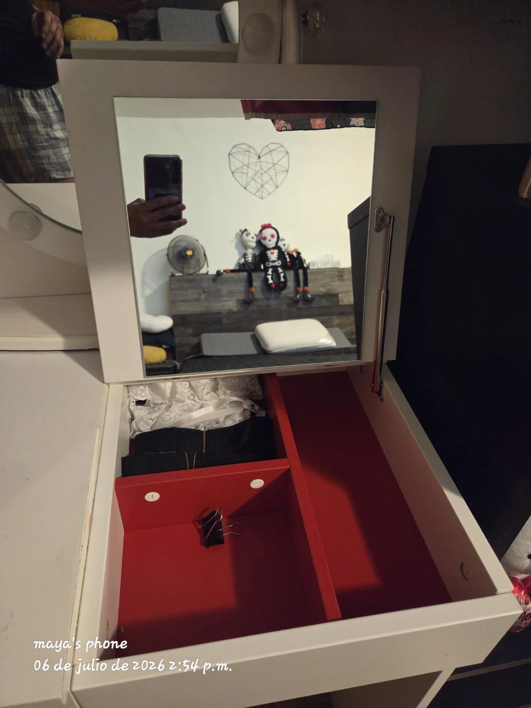 White Vanity Desk with Lighted Mirror - photo 3