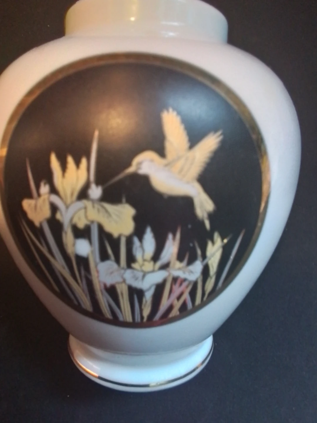 Abbott White Vase with Hummingbird and Iris Design Japan - photo 3