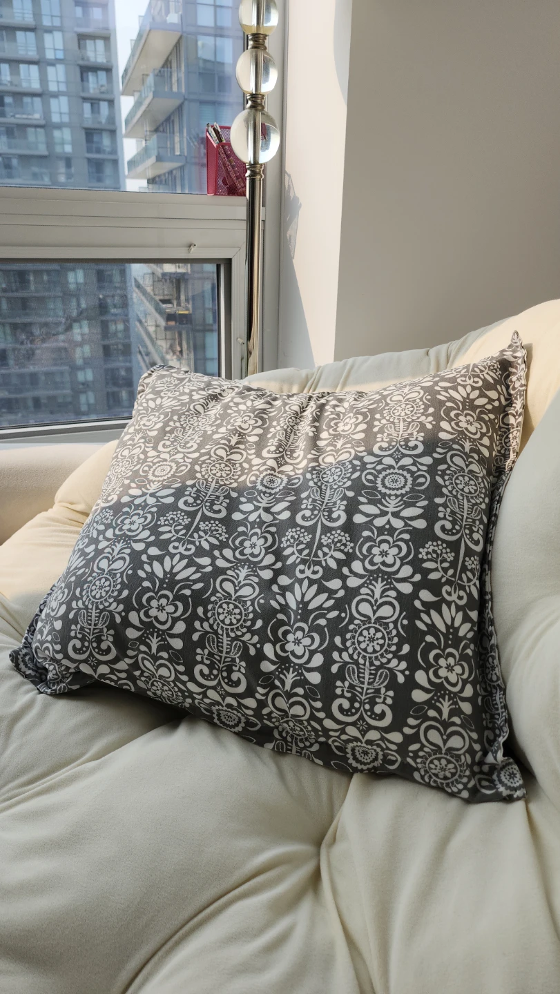 Large IKEA AKERKULLA Cushion & Cover Set – Gray/White Floral Art