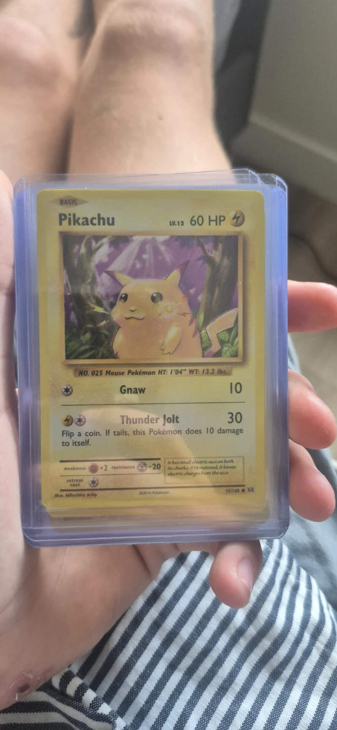 Pokemon holo Pikachu Card