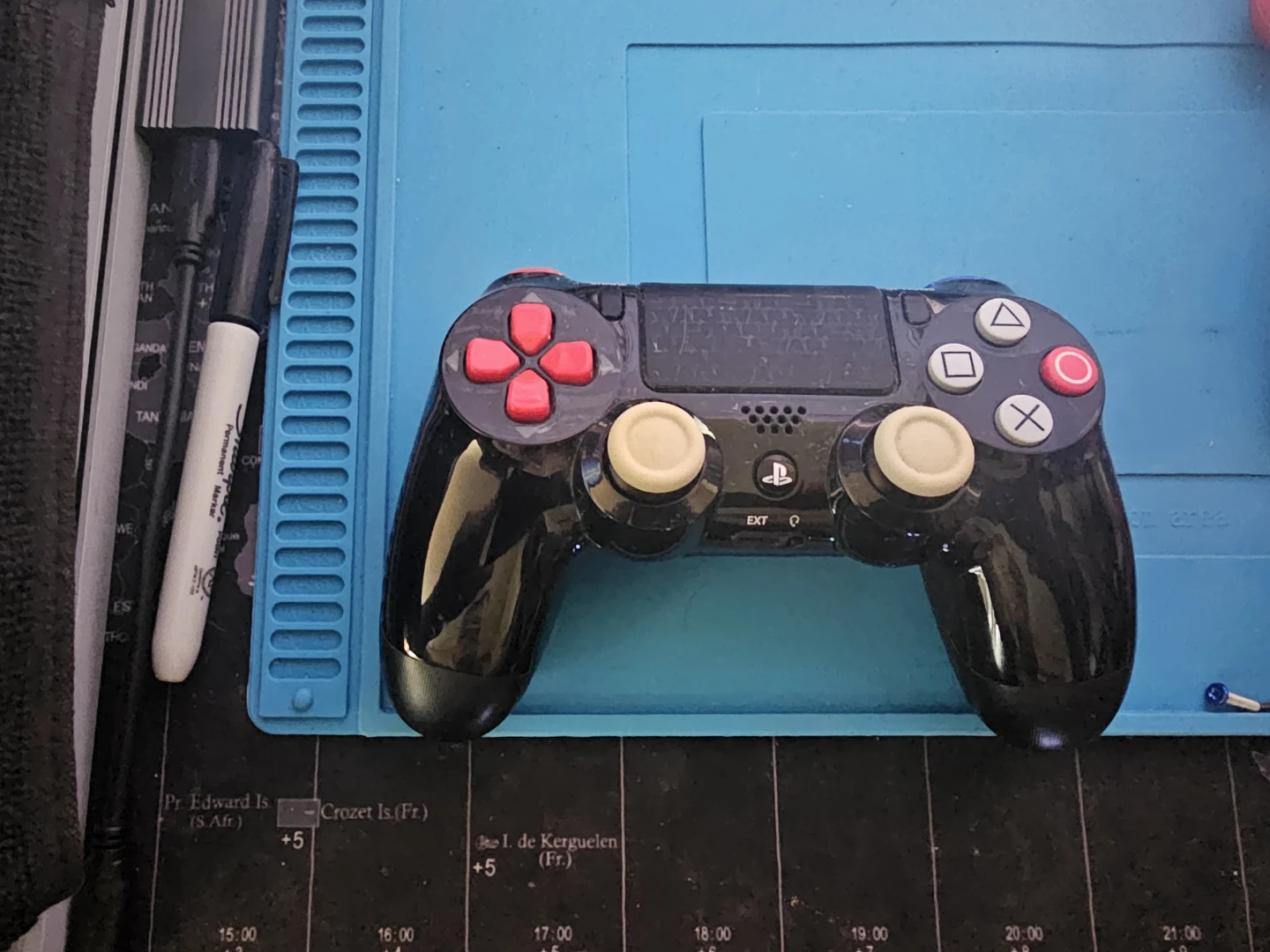 Ps4 Star Wars Special Edition Controller with charging cable