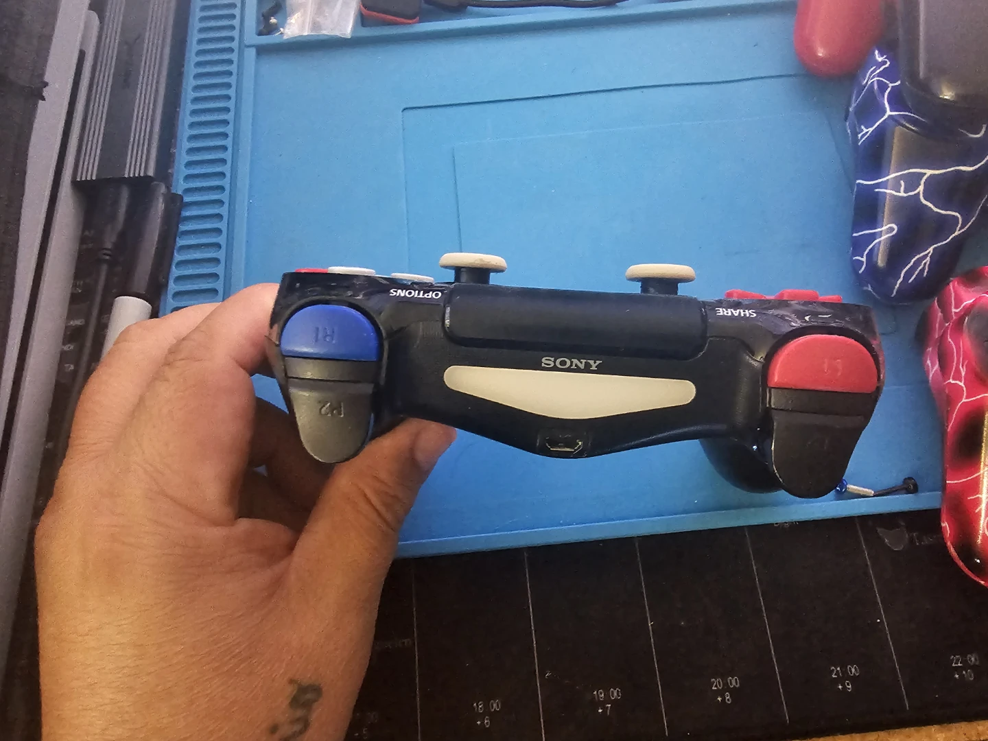 Ps4 Star Wars Special Edition Controller with charging cable - photo 3