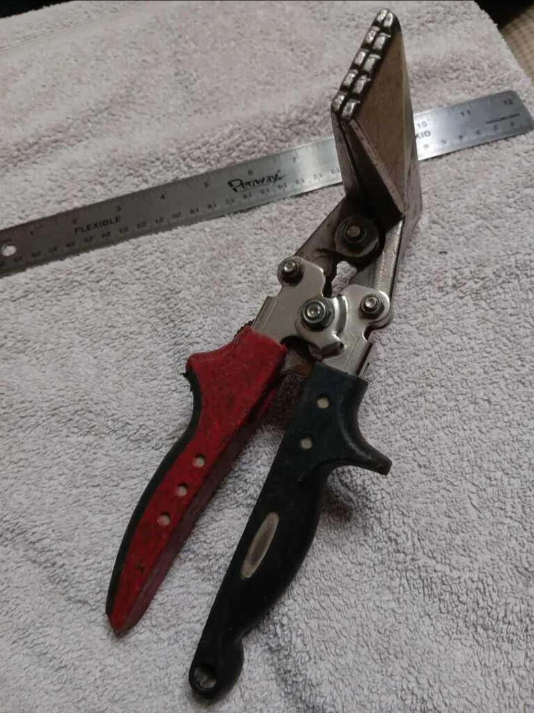 Malco brand Sheet Metal hand seem plier Tool - photo 5