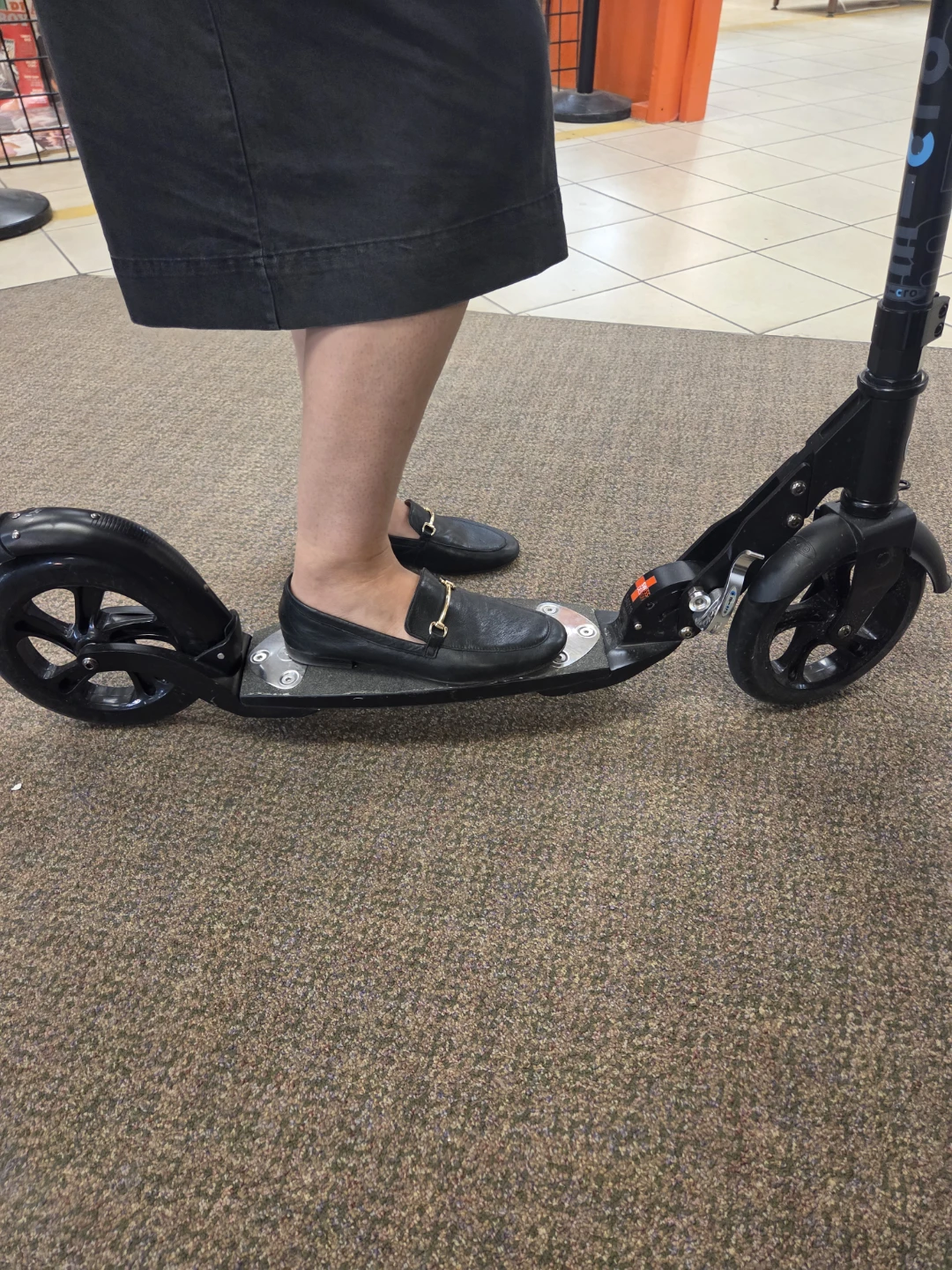 Micro Flex 200 Matte Black Scooter (complete with manual) - photo 4
