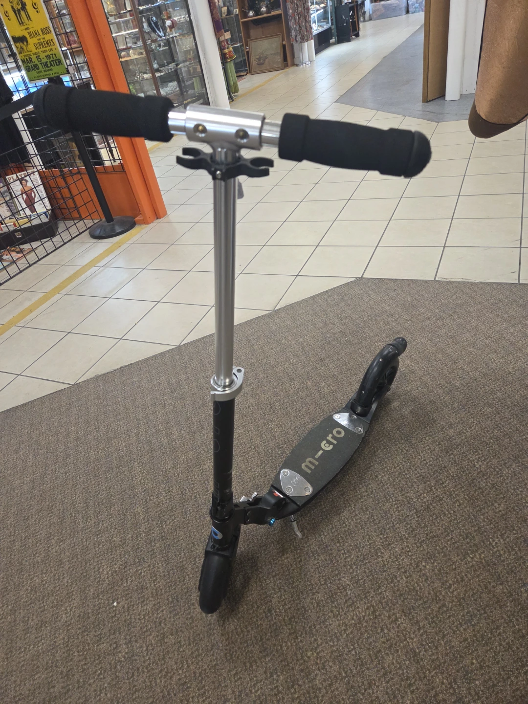 Micro Flex 200 Matte Black Scooter (complete with manual) - photo 5