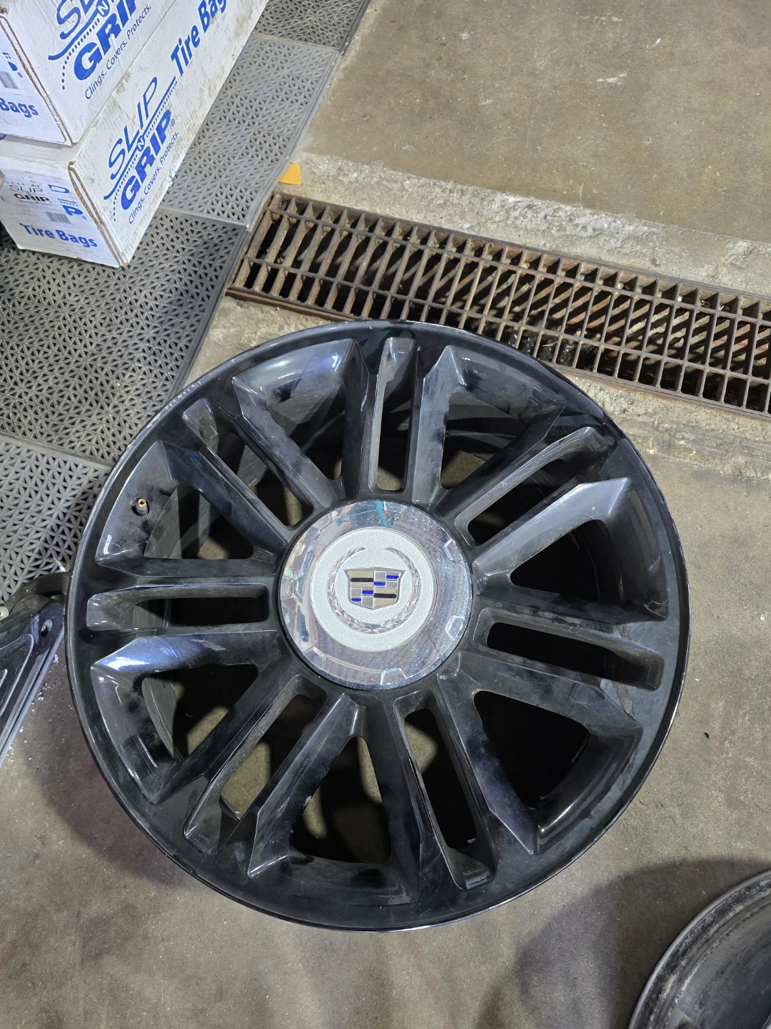 Cadillac Alloy Wheels (Set of 4) - photo 2