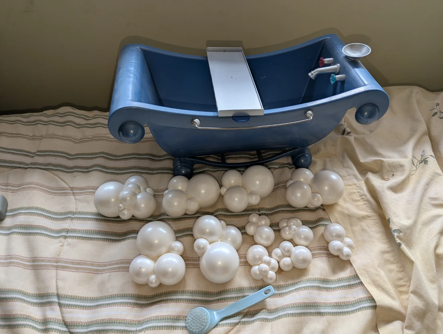 Blue American Doll Bathtub with Accessories - photo 4