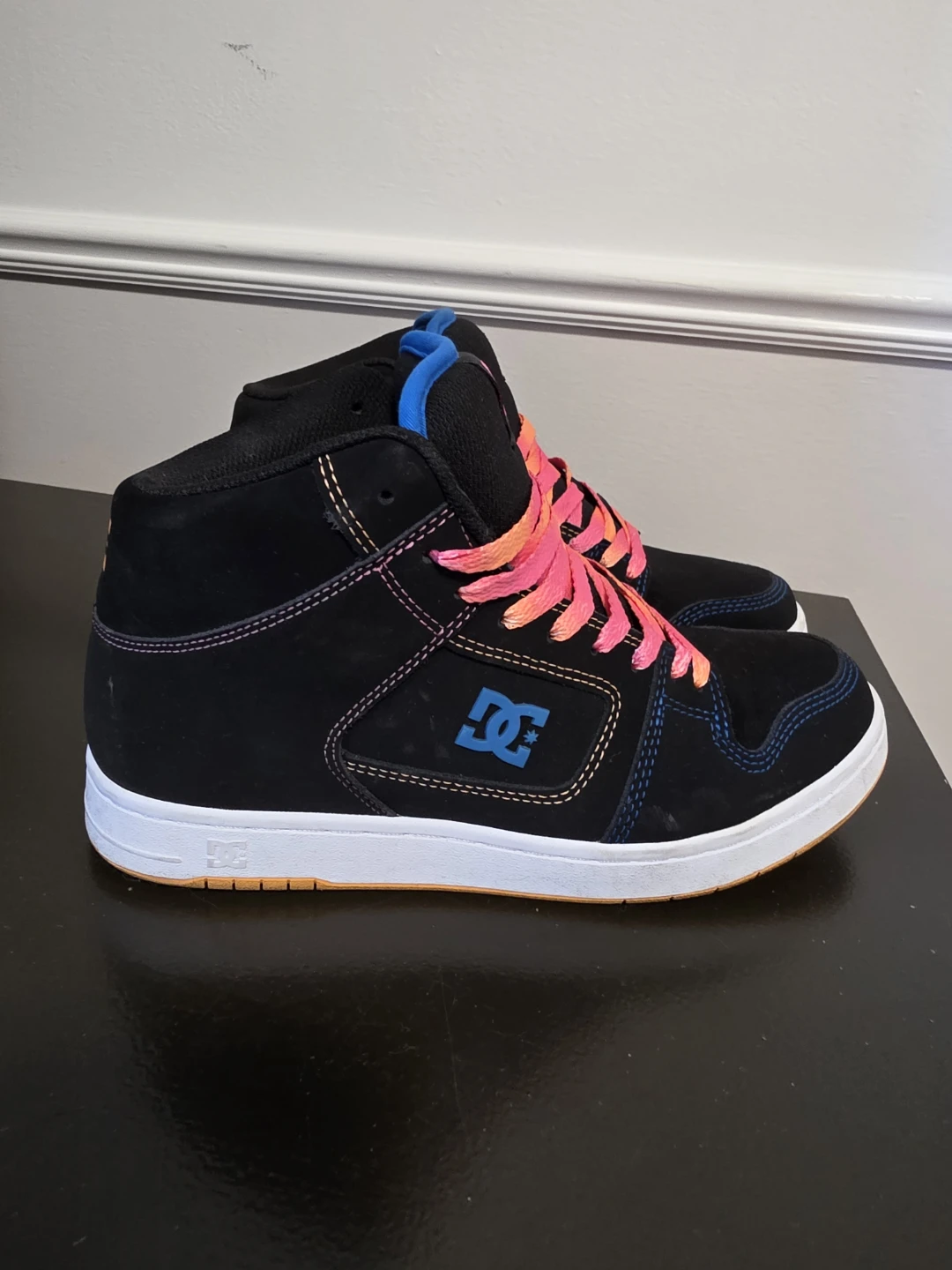 DC Shoes Women's Pure SE High-Top Sneakers Size 6 - photo 3