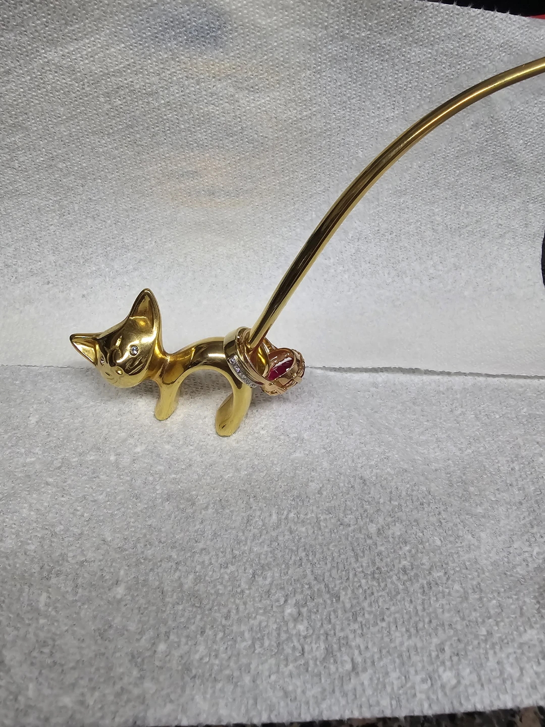 Gold Cat Ring Holder with Rhinestones - photo 2