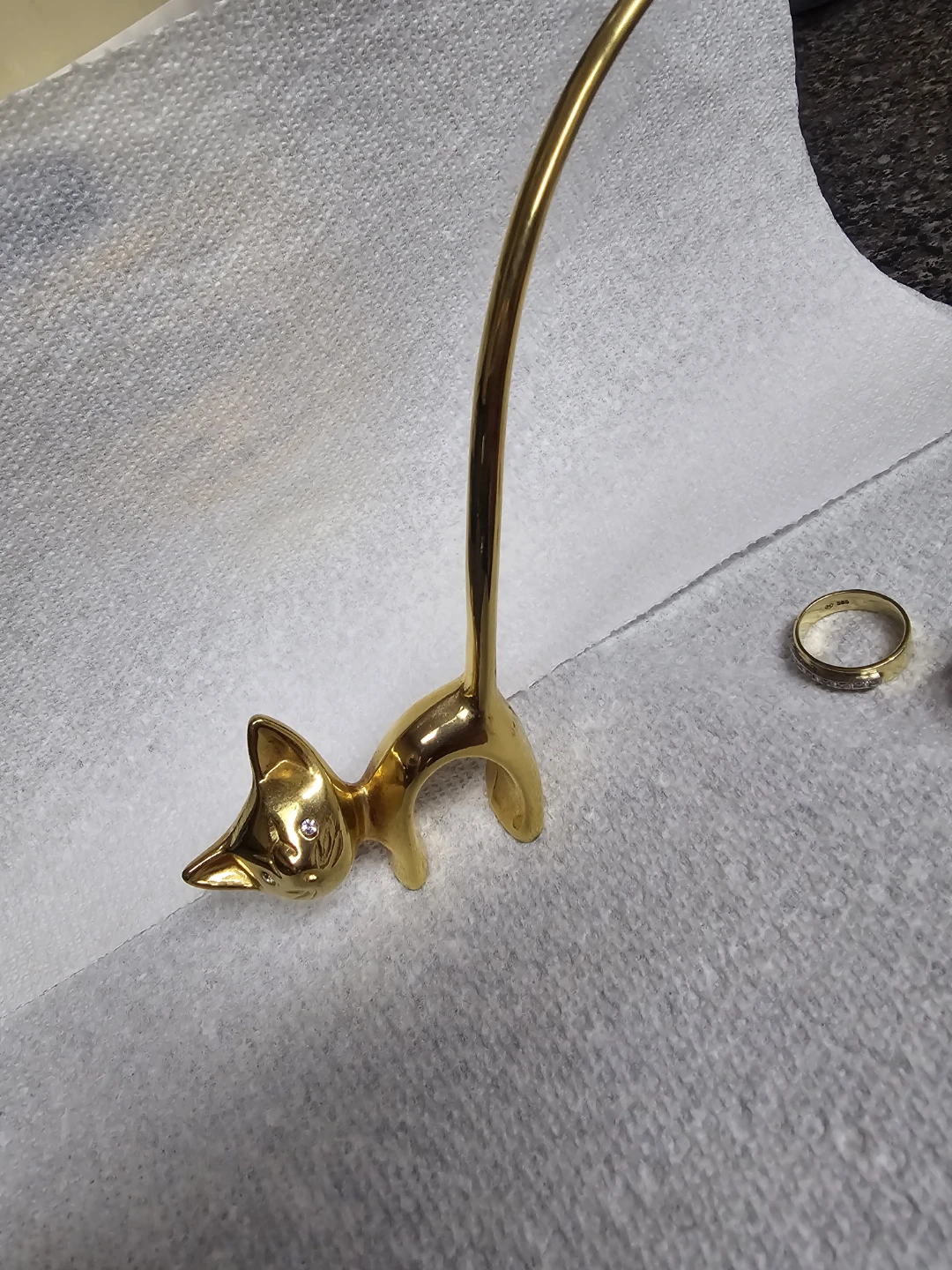 Gold Cat Ring Holder with Rhinestones - photo 3