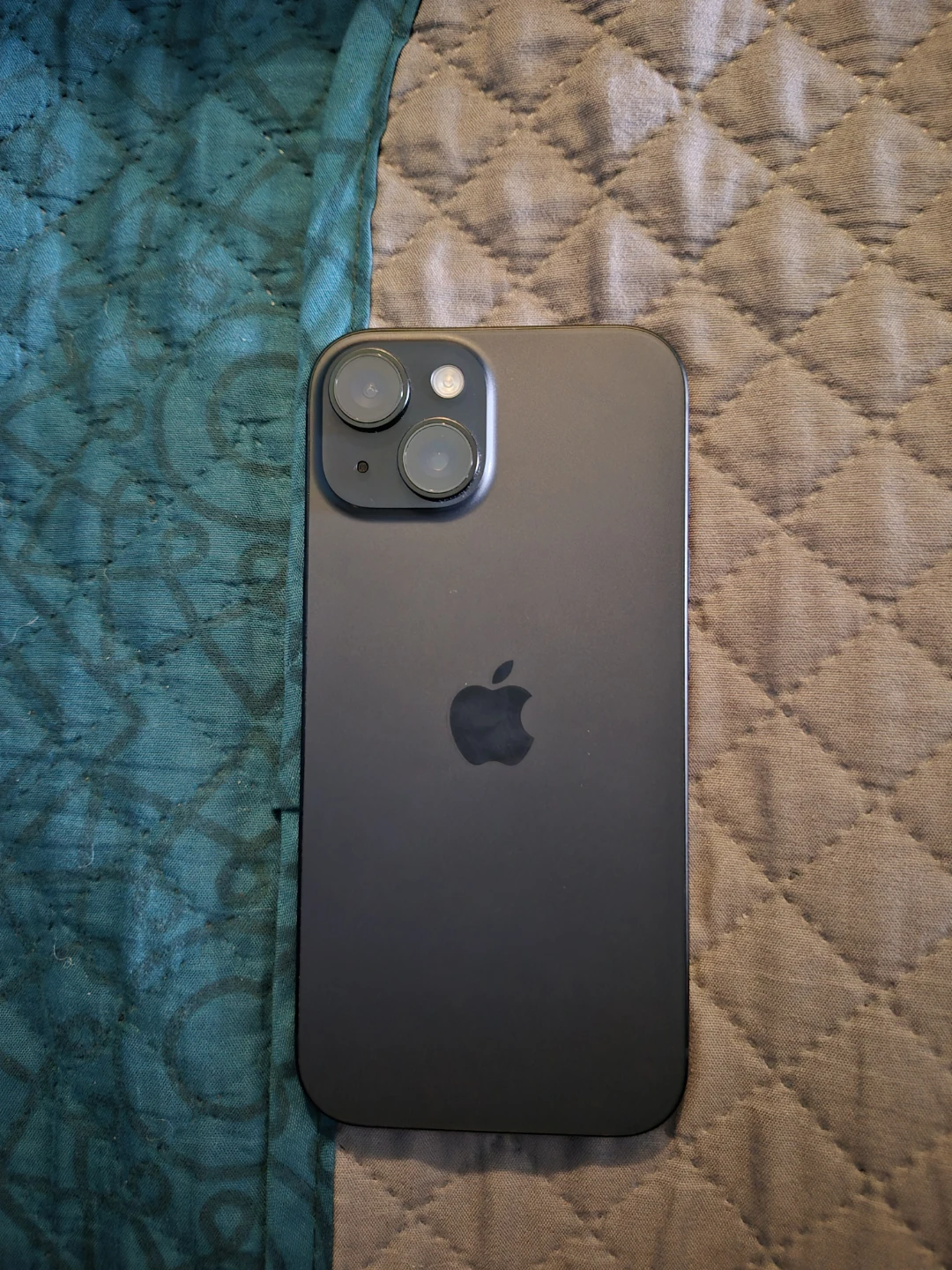 Apple iPhone 15 - photo 2
