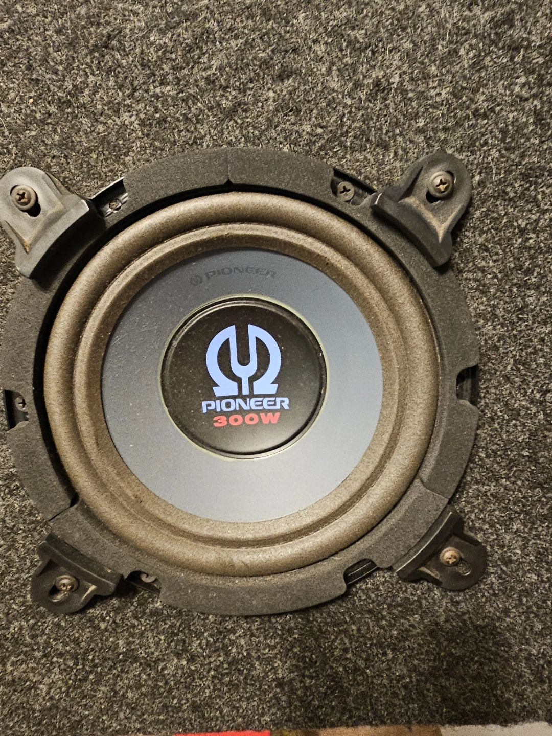 Pioneer 8" 300W Dual Speaker Subwoofer Enclosure - photo 2