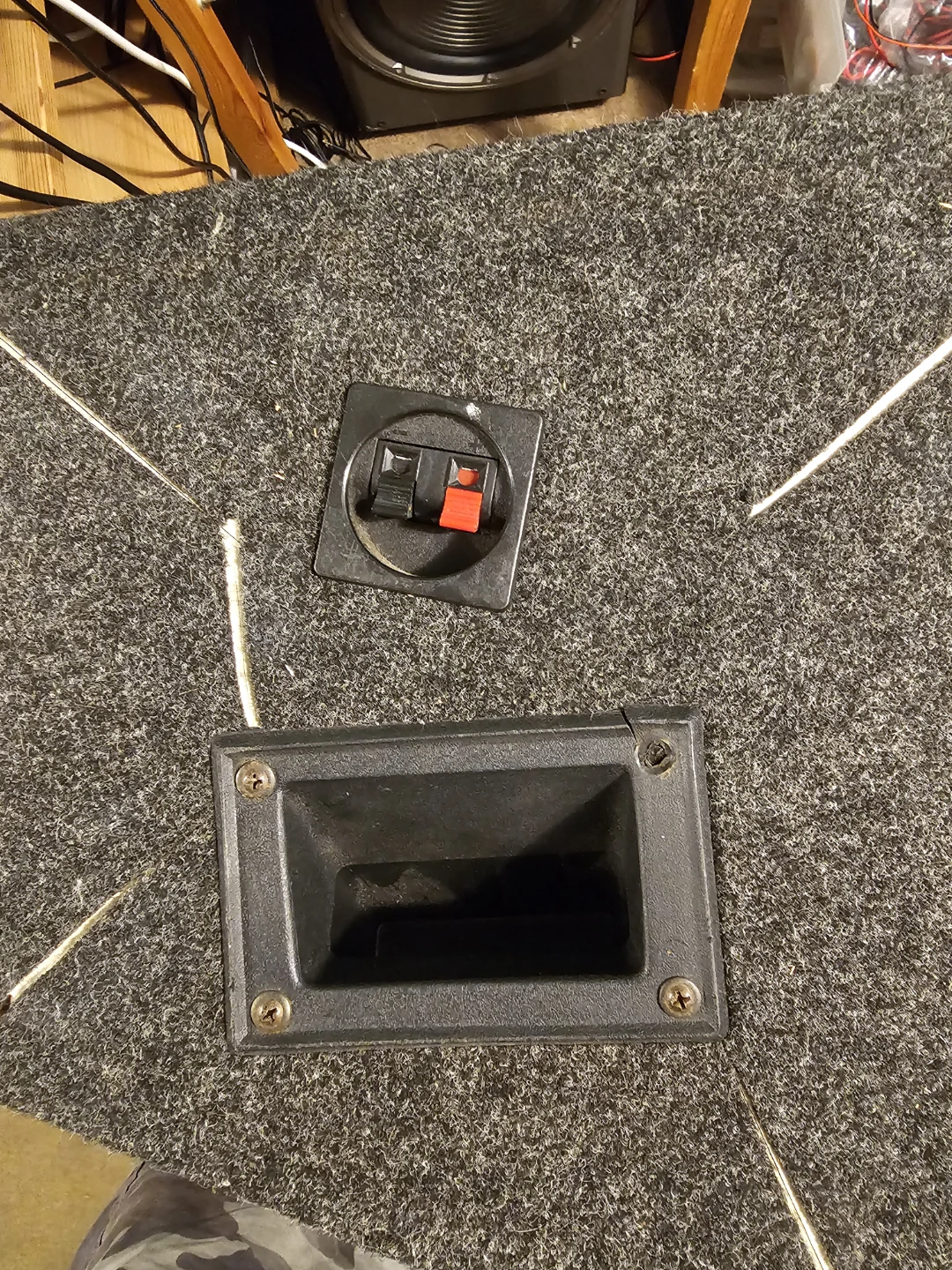 Pioneer 8" 300W Dual Speaker Subwoofer Enclosure - photo 4