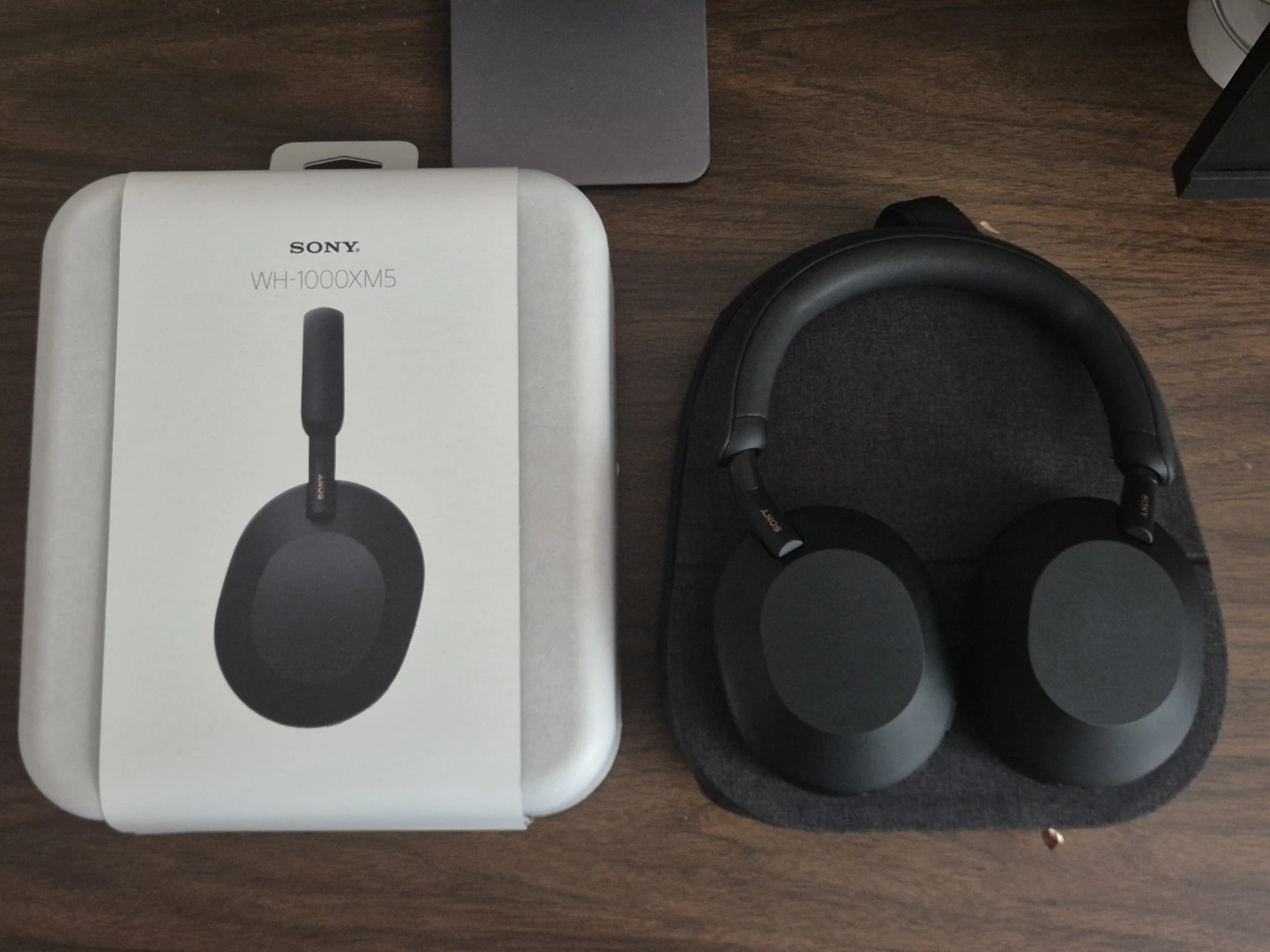 Sony WH-1000XM5 - like new - photo 2