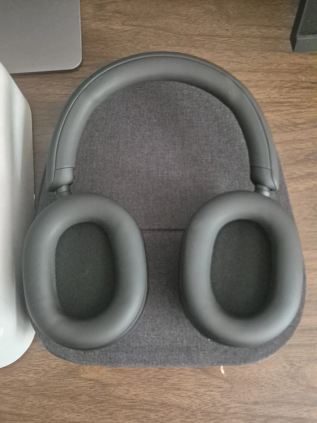 Sony WH-1000XM5 - like new - photo 3