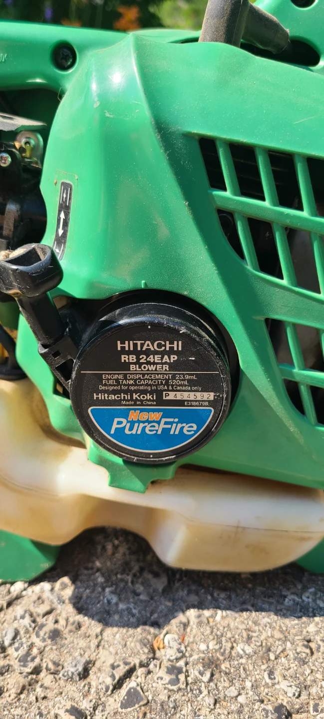 Hitachi Gas Leaf Blower 2- Cycle - Great Condition! - photo 4