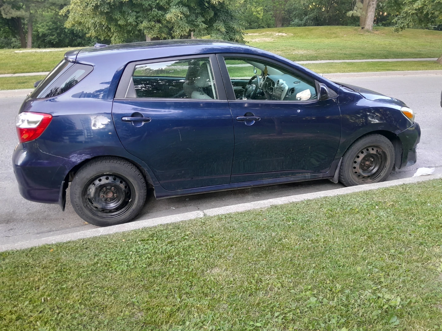TOYOTAL  MATRIX 2010, ODOMETER 270 000, PRICE 4500. AS IS,