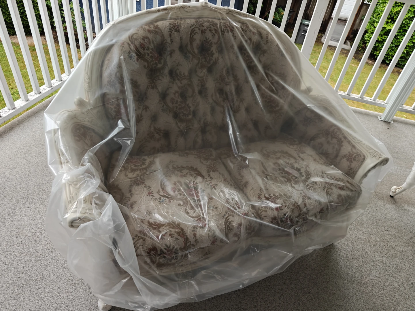 Vintage Floral Sofa - photo 2